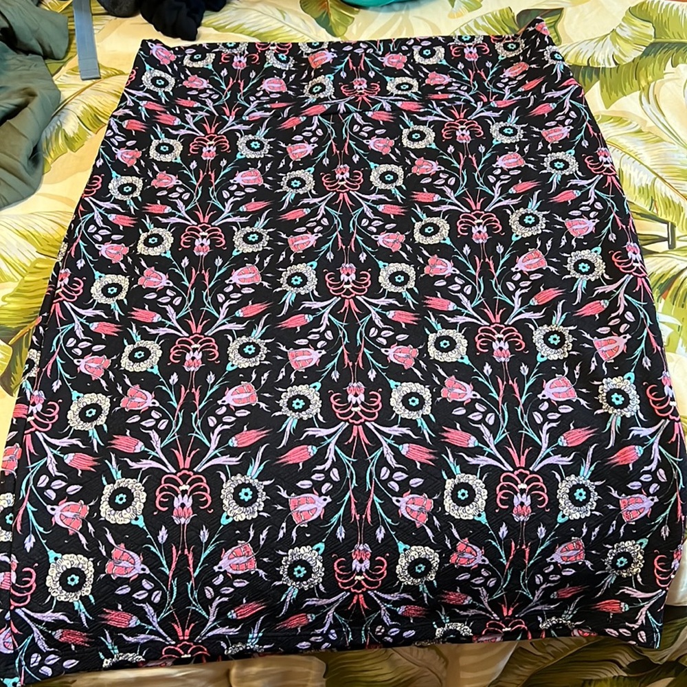 LulaRoe Cassie size XL